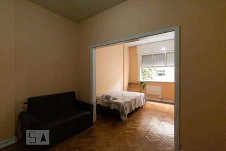Sala de kitnet/studio para alugar com 1 quarto, 33m² em Flamengo, Rio de Janeiro