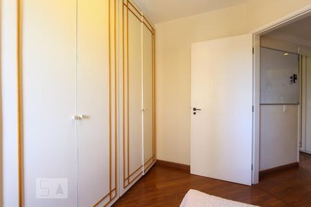 Apartamento à venda com 118m², 3 quartos e 3 vagasQuarto 2