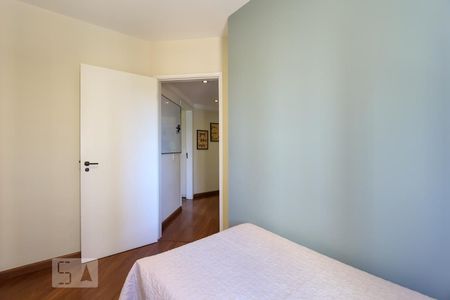 Apartamento à venda com 118m², 3 quartos e 3 vagasQuarto 2