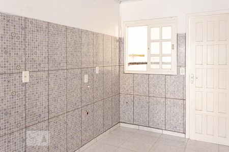 Casa à venda com 65m², 2 quartos e 2 vagas Casa à venda com 65m², 2 quartos e 2 vagasCozinha