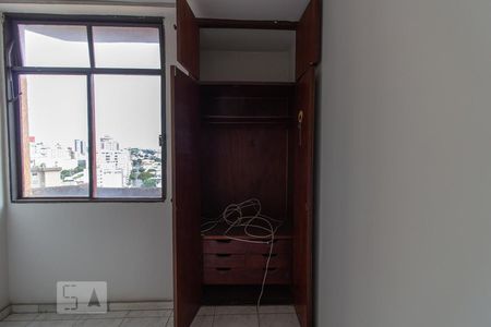 Apartamento para alugar com 75m², 2 quartos e 1 vagaQuarto 2 - Armários