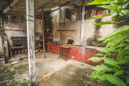 Casa à venda com 90m², 3 quartos e 2 vagas Casa à venda com 90m², 3 quartos e 2 vagasQuintal