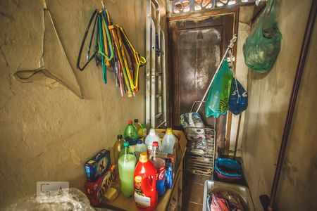 Casa à venda com 90m², 3 quartos e 2 vagas Casa à venda com 90m², 3 quartos e 2 vagasdepósito