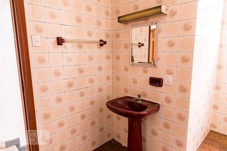 Apartamento para alugar com 60m², 2 quartos e sem vagaBanheiro