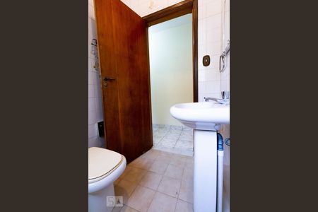 Casa à venda com 140m², 3 quartos e 2 vagasBanheiro Social