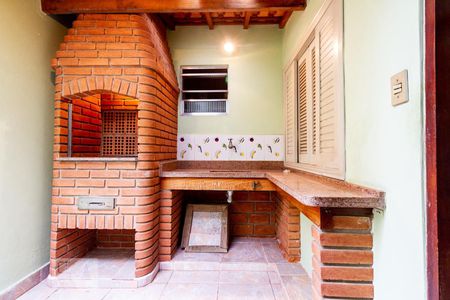 Casa à venda com 140m², 3 quartos e 2 vagasChurrasqueira