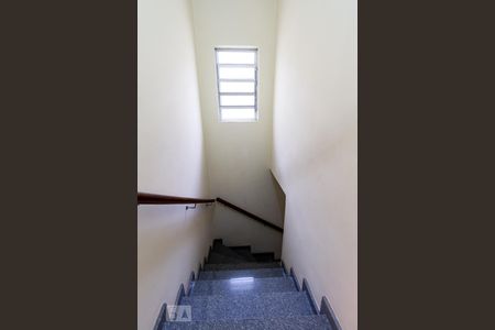 Casa à venda com 140m², 3 quartos e 2 vagasEscada