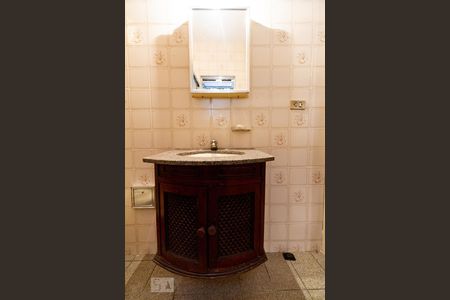 Casa à venda com 140m², 3 quartos e 2 vagasBanheiro de Serviço