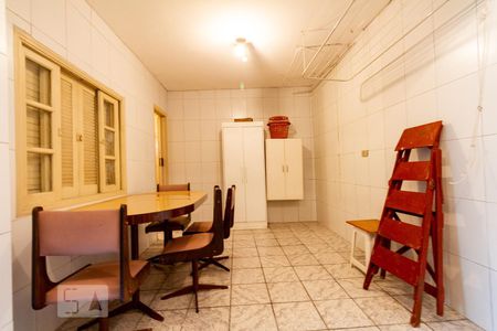 Casa à venda com 140m², 3 quartos e 2 vagasQuarto de Serviço