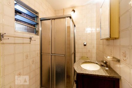 Casa à venda com 140m², 3 quartos e 2 vagasBanheiro de Serviço