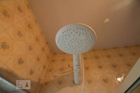 Casa à venda com 140m², 3 quartos e 2 vagasChuveiro