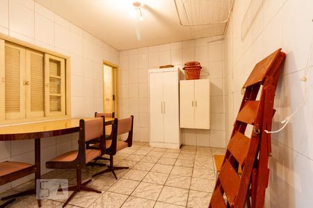 Casa à venda com 140m², 3 quartos e 2 vagasQuarto de Serviço