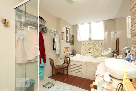 Apartamento à venda com 298m², 3 quartos e 2 vagasBanheiro Quarto 3