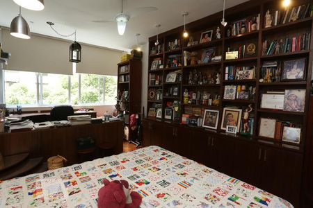 Apartamento à venda com 298m², 3 quartos e 2 vagasQuarto 2