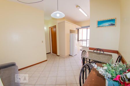 Sala de apartamento para alugar com 1 quarto, 65m² em Canasvieiras, Florianópolis