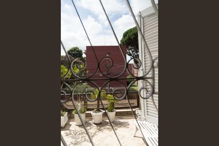 Vista da Suíte de casa à venda com 3 quartos, 400m² em Vila Zamataro, Guarulhos