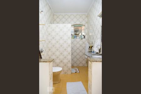 Casa à venda com 400m², 3 quartos e 3 vagasBanheiro da Suíte 1