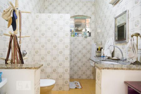 Banheiro da Suíte 1 de casa à venda com 3 quartos, 400m² em Vila Zamataro, Guarulhos