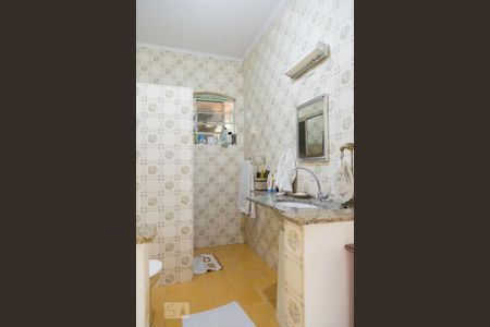 Banheiro da Suíte 1 de casa à venda com 3 quartos, 400m² em Vila Zamataro, Guarulhos