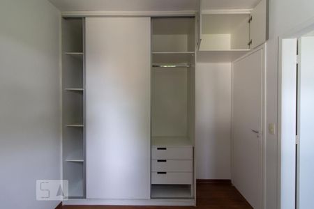 Suíte 1 - Armário de apartamento para alugar com 3 quartos, 70m² em Sagrada Família, Belo Horizonte