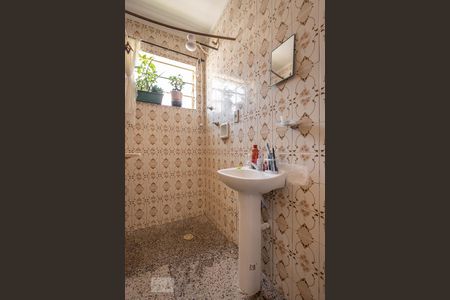 Banheiro de kitnet/studio para alugar com 1 quarto, 30m² em Alto Petrópolis, Porto Alegre