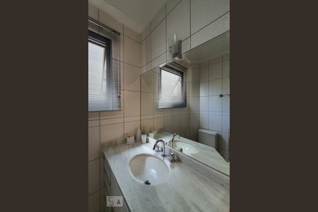 Apartamento à venda com 300m², 4 quartos e 4 vagasBanheiro da suíte 1