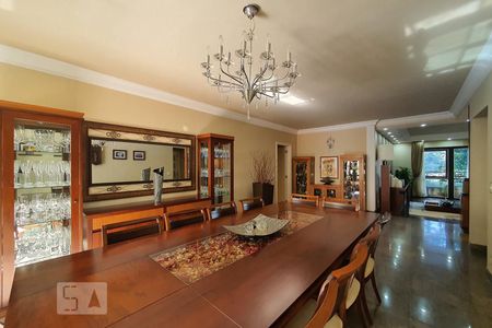 Apartamento à venda com 300m², 4 quartos e 4 vagasSala