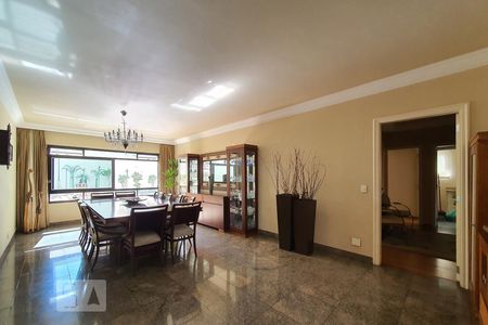 Apartamento à venda com 300m², 4 quartos e 4 vagasSala