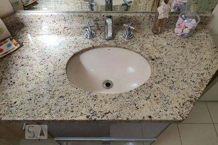 Apartamento à venda com 300m², 4 quartos e 4 vagasBanheiro da suíte 2