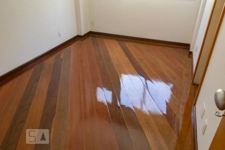 Apartamento à venda com 70m², 2 quartos e 1 vagapiso do quarto 