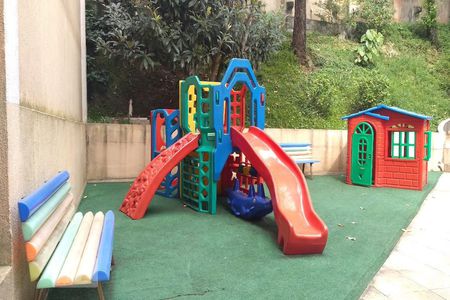 Apartamento para alugar com 80m², 3 quartos e 1 vaga Apartamento para alugar com 80m², 3 quartos e 1 vagaÁrea Comum - Playground