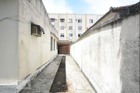 Casa à venda com 180m², 4 quartos e 5 vagasÁrea Externa - Acesso Garagem