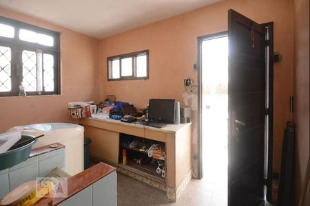 Casa à venda com 180m², 4 quartos e 5 vagasÁrea de Serviço