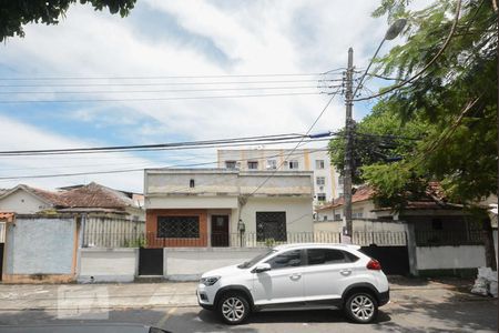 Casa à venda com 180m², 4 quartos e 5 vagasFachada Rua