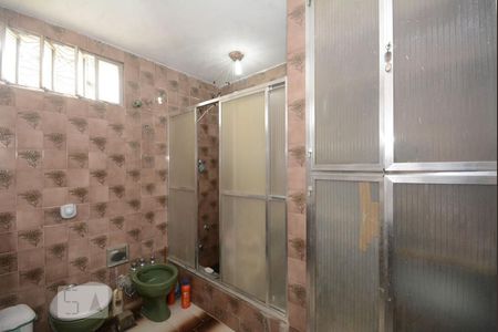 Casa à venda com 180m², 4 quartos e 5 vagasBanheiro Social 1