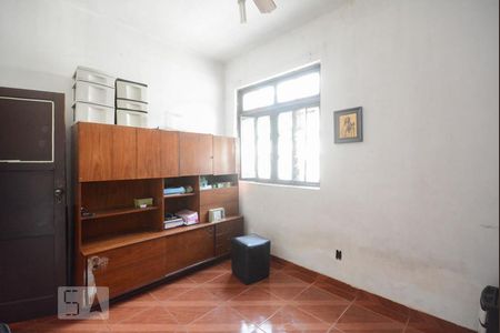 Casa à venda com 180m², 4 quartos e 5 vagasQuarto 2