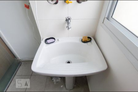 Área de serviço de apartamento para alugar com 2 quartos, 59m² em Nova Petrópolis, São Bernardo do Campo