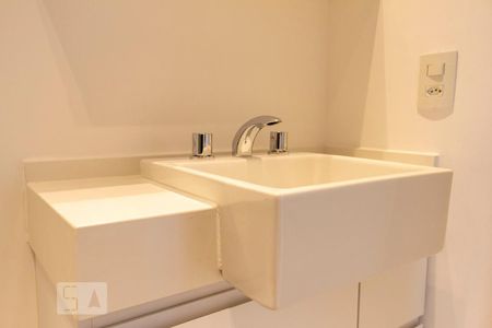 Apartamento para alugar com 79m², 2 quartos e 2 vagasBanheiro