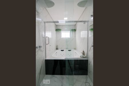 Casa à venda com 430m², 3 quartos e 5 vagasBanheiro do Quarto 3