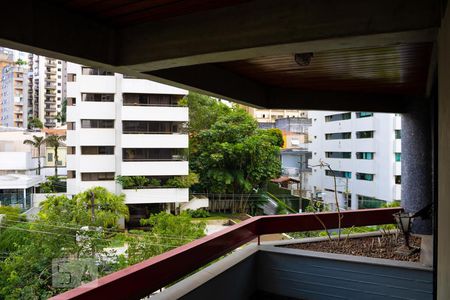 Apartamento para alugar com 190m², 4 quartos e 3 vagas Apartamento para alugar com 190m², 4 quartos e 3 vagasVaranda