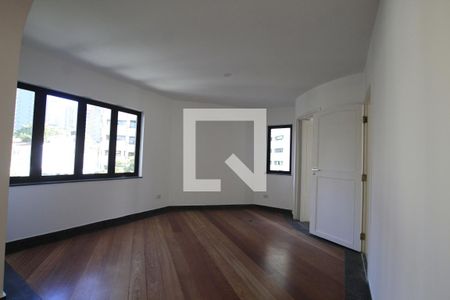 Apartamento para alugar com 3 quartos, 190m² em Aclimação, São Paulo