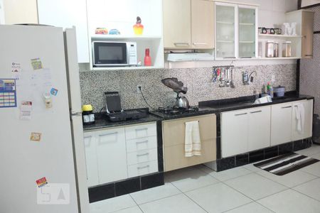 Casa para alugar com 250m², 3 quartos e 1 vagaCozinha