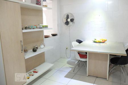 Casa para alugar com 250m², 3 quartos e 1 vagaCozinha