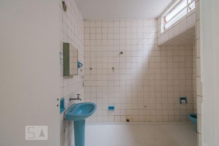 Casa à venda com 110m², 3 quartos e 2 vagasBanheiro