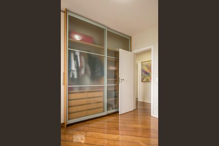 Apartamento para alugar com 160m², 4 quartos e 3 vagasQuarto 2