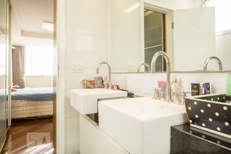 Apartamento para alugar com 160m², 4 quartos e 3 vagasBanheiro do Quarto 4