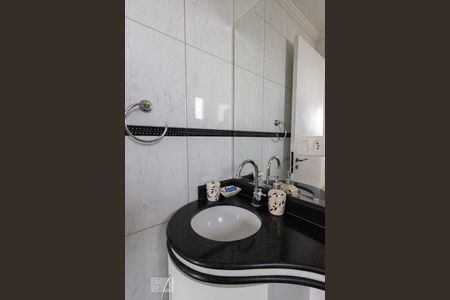 Apartamento à venda com 71m², 3 quartos e 3 vagas Apartamento à venda com 71m², 3 quartos e 3 vagasBanheiro