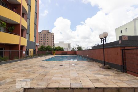 Apartamento à venda com 71m², 3 quartos e 3 vagas Apartamento à venda com 71m², 3 quartos e 3 vagasÁrea comum - Piscina