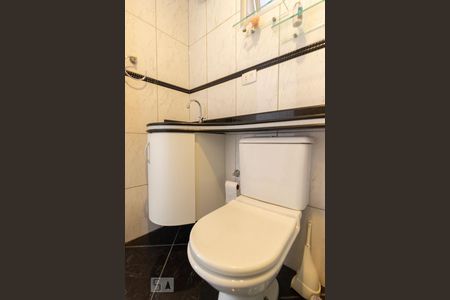 Apartamento à venda com 71m², 3 quartos e 3 vagas Apartamento à venda com 71m², 3 quartos e 3 vagasBanheiro