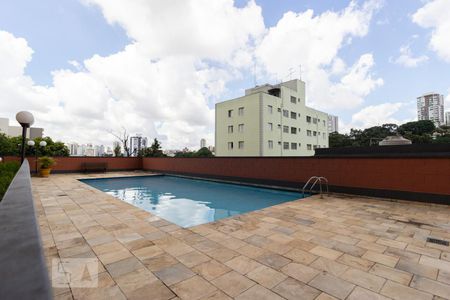 Apartamento à venda com 71m², 3 quartos e 3 vagas Apartamento à venda com 71m², 3 quartos e 3 vagasÁrea comum - Piscina